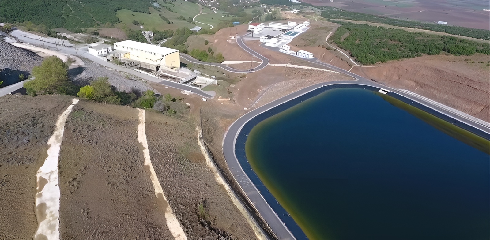 Μονάδα αποθήκευσης και επεξεργασίας νερού στη Λ. Σμοκόβου (λιμνοδεξαμενή)